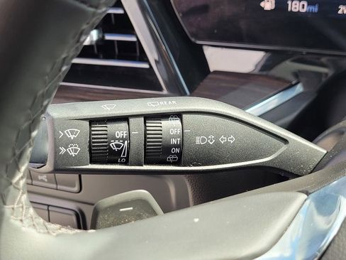 Used 2025 Chevrolet Tahoe LT AWD/4WD image 24