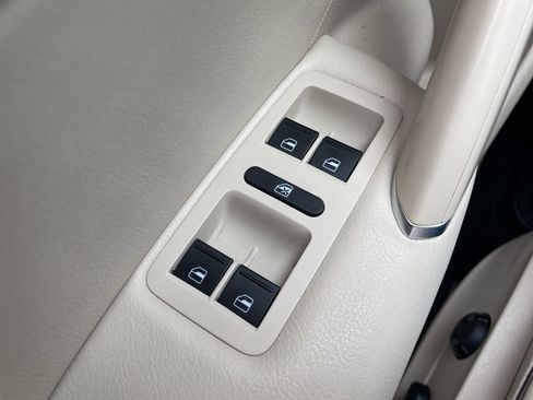 Used 2018 Volkswagen Passat 2.0T SE image 25