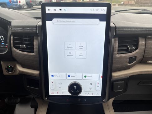 Used 2022 Ford Expedition Max Limited image 26