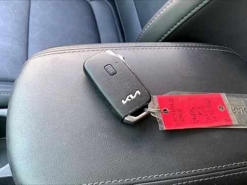Used 2024 Kia Seltos EX AWD/4WD image 12