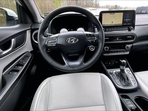 Used 2022 Hyundai Kona Limited AWD/4WD image 6