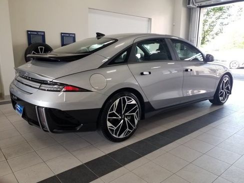 Certified 2024 Hyundai Ioniq 6 SEL RWD image 18