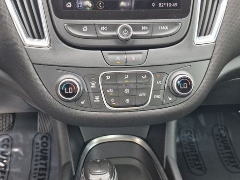 Used 2020 Chevrolet Malibu LT FWD image 25