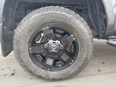 Used 2017 Toyota Tacoma SR5 image 13