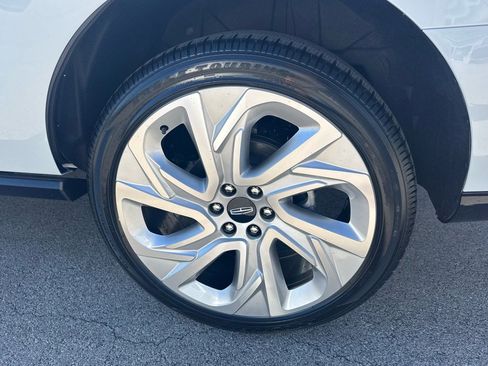 New 2025 Lincoln Navigator Reserve image 13