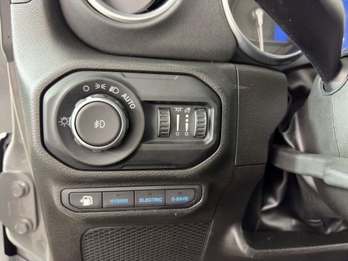 Used 2022 Jeep Wrangler Unlimited Rubicon 4xe w/ Dual Top Group image 17