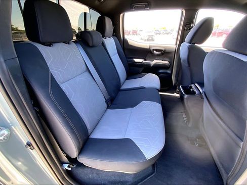 Used 2023 Toyota Tacoma TRD Off-Road w/ Technology Package AWD/4WD image 19