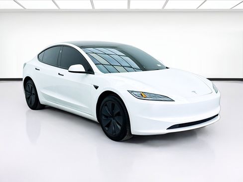 Used 2025 Tesla Model 3 Long Range RWD image 3