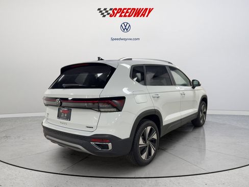 New 2026 Volkswagen Taos SE AWD/4WD image 10
