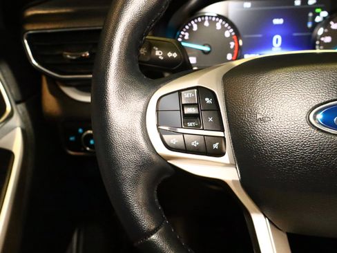 Used 2023 Ford Explorer XLT w/ Equipment Group 202A image 11