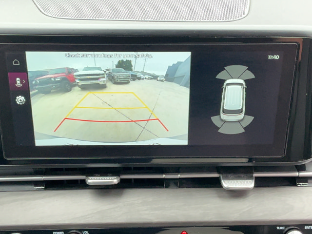 Used 2024 Kia Carnival EX FWD image 24