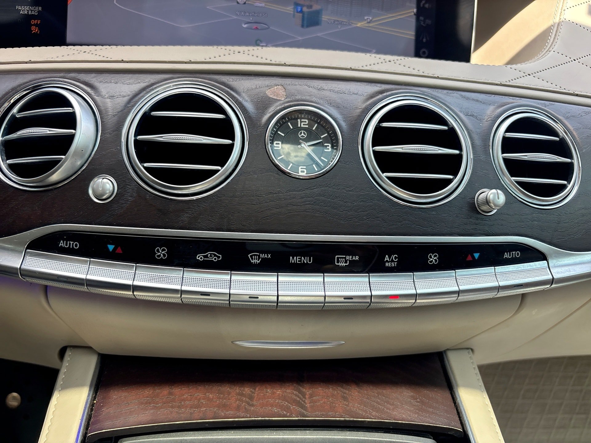 Used 2018 Mercedes-Benz S 560 4MATIC Sedan image 17