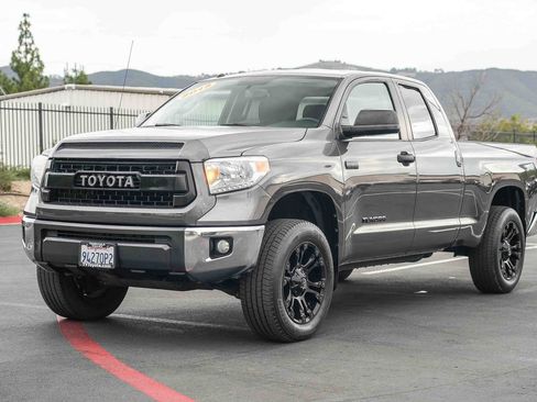 Used 2015 Toyota Tundra SR5 w/ SR5 Upgrade Package AWD/4WD image 6