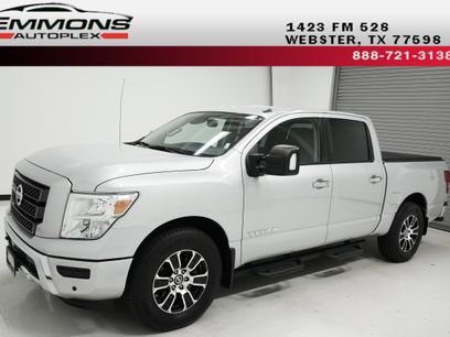 Used 2021 Nissan Titan SV w/ SV Convenience Package