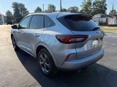 Used 2024 Ford Escape ST-Line w/ Tech Pack #1 AWD/4WD image 5