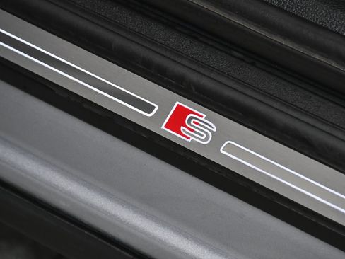 Used 2023 Audi SQ5 Premium Plus w/ Premium Plus Package image 14