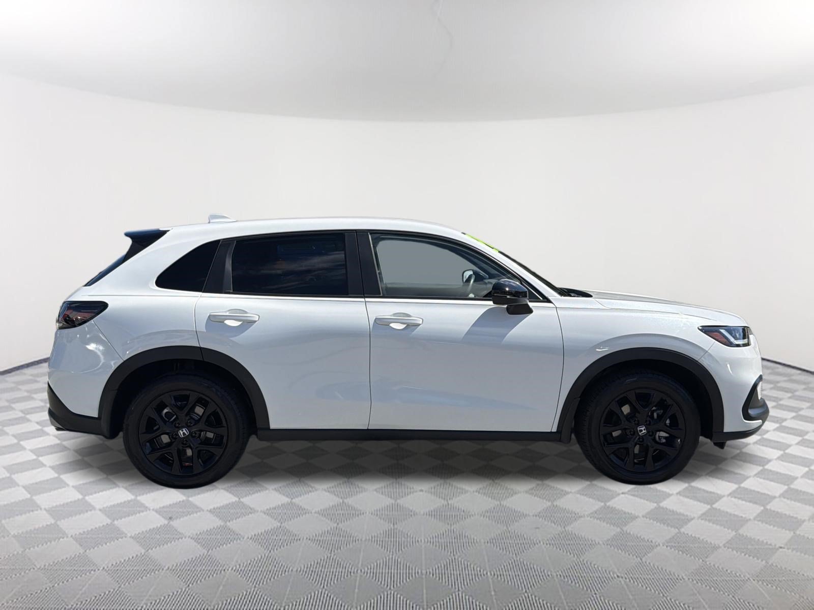 Used 2024 Honda HR-V Sport image 17