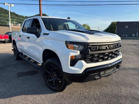Used 2025 Chevrolet Silverado 1500 Custom Trail Boss w/ Turbomax Blackout Package AWD/4WD image 7
