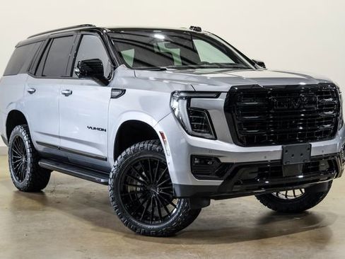 Used 2026 GMC Yukon Elevation w/ Elevation Premium Package AWD/4WD image 5
