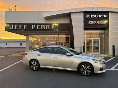 Used 2021 Nissan Altima 2.5 SV