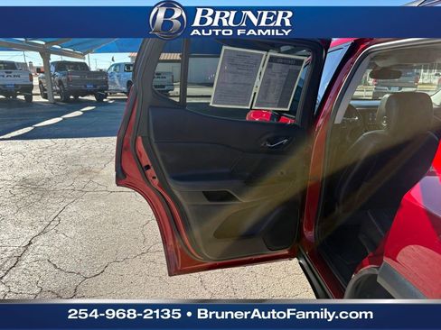 Used 2023 GMC Acadia AT4 w/ Technology Package image 13