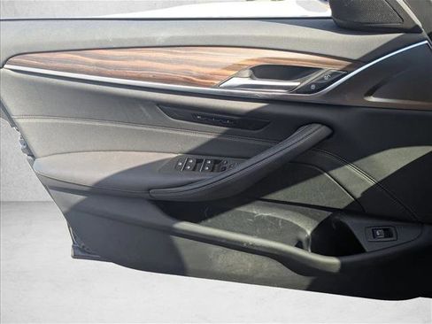 Certified 2023 BMW 530i w/ Convenience Package image 9