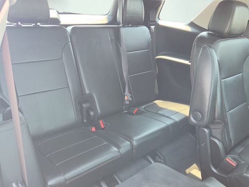 Used 2020 Chevrolet Traverse Premier AWD/4WD image 67