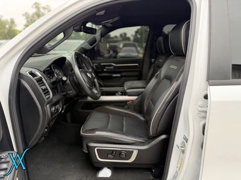 Used 2024 RAM 1500 Laramie AWD/4WD image 12