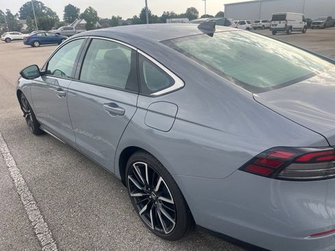 Used 2023 Honda Accord Touring image 4