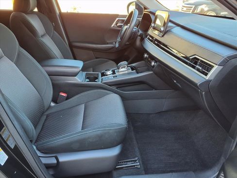 Used 2024 Mitsubishi Outlander ES image 9