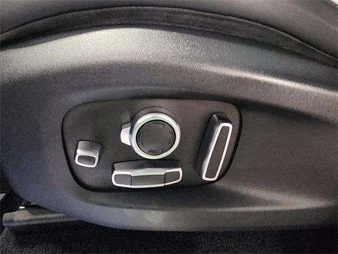 Used 2022 Land Rover Range Rover Sport SVR image 25