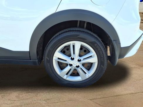 Used 2022 Nissan Kicks S FWD image 25