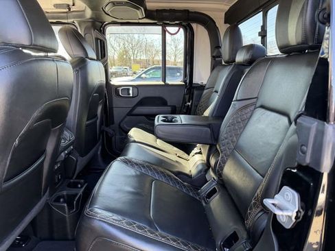 Used 2022 Jeep Gladiator Overland image 13