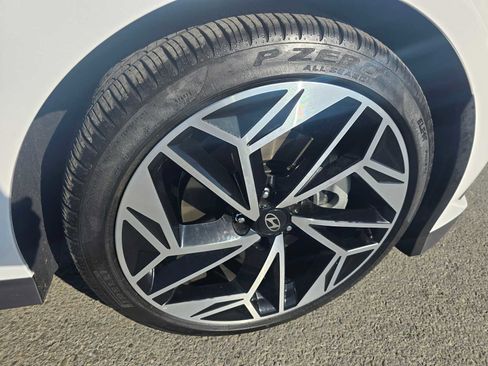 Used 2024 Hyundai Ioniq 6 Limited image 9