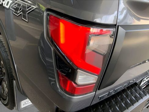 Used 2021 Nissan Titan PRO-4X w/ Pro-4x Convenience Package AWD/4WD image 29