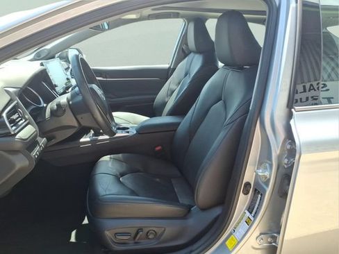 Used 2023 Toyota Camry XLE FWD image 12