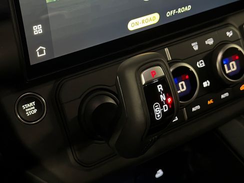 New 2026 Land Rover Defender 110 S AWD/4WD image 17