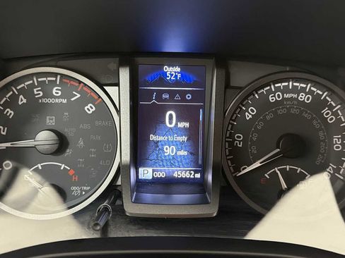 Certified 2021 Toyota Tacoma TRD Off-Road AWD/4WD image 17