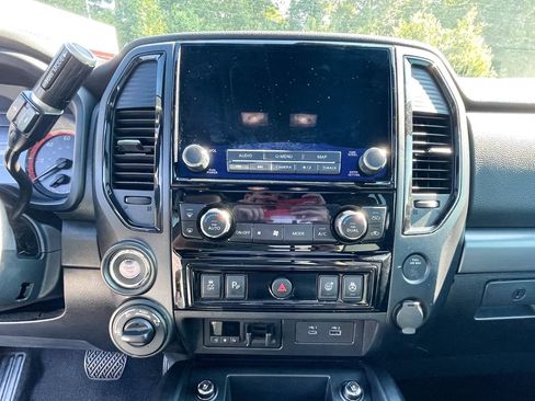 Used 2021 Nissan Titan PRO-4X w/ Pro-4x Convenience Package AWD/4WD image 13