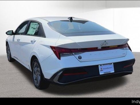 Used 2025 Hyundai Elantra Hybrid FWD image 62