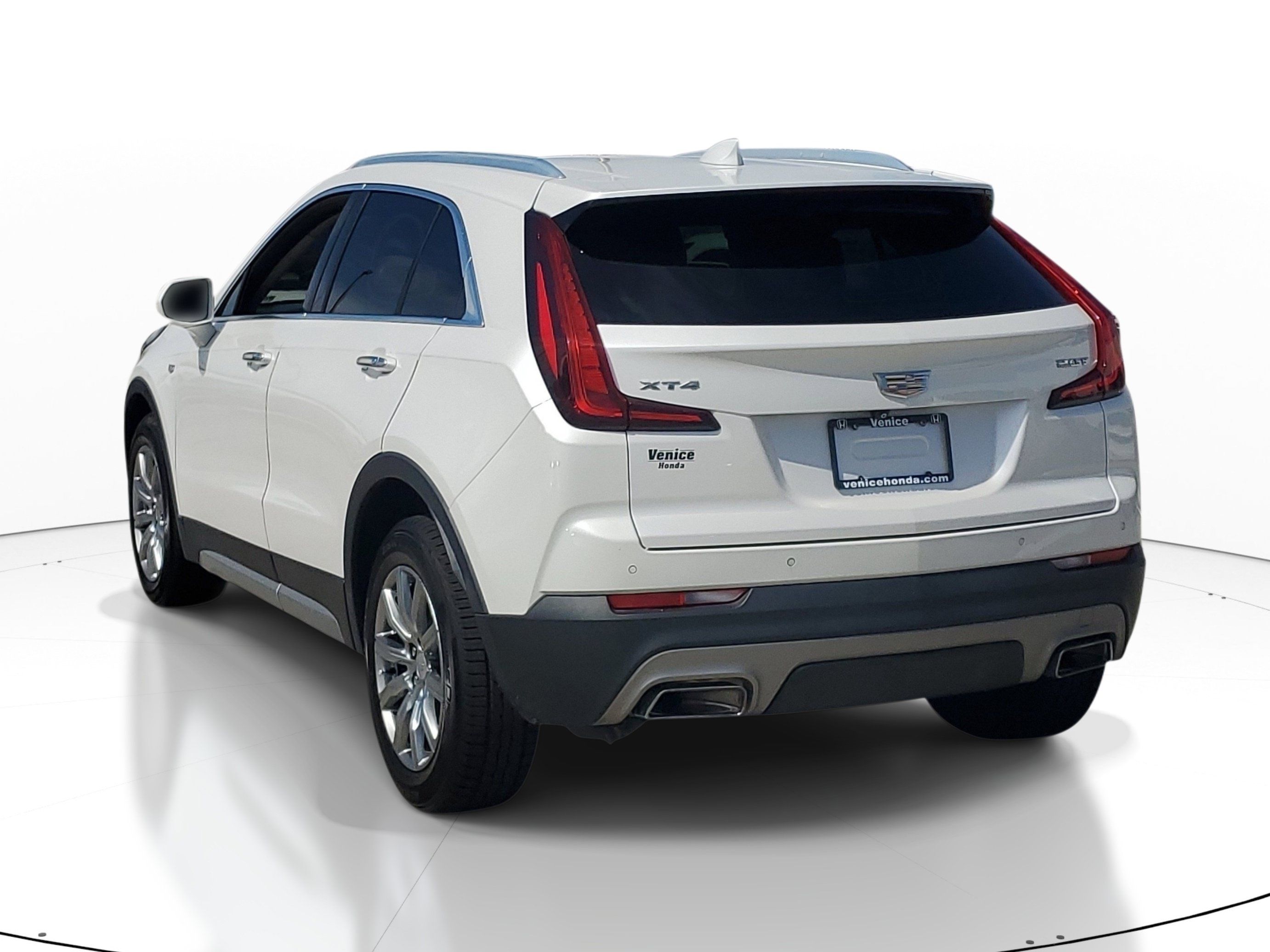 Used 2019 Cadillac XT4 Premium Luxury w/ Driver Awareness Package FWD image 4