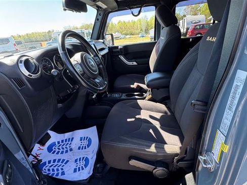 Used 2015 Jeep Wrangler Unlimited Sahara image 30