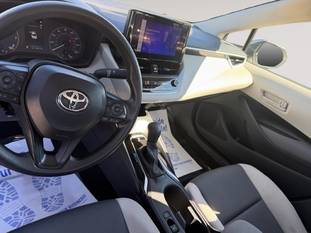 Used 2025 Toyota Corolla LE FWD image 10