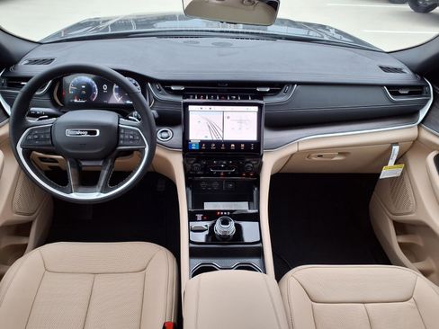 New 2025 Jeep Grand Cherokee L Limited image 7