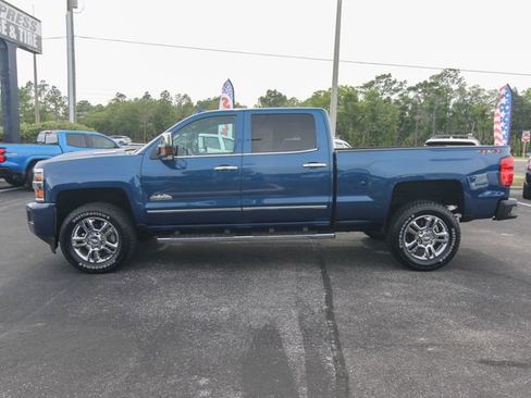 Used 2019 Chevrolet Silverado 2500 High Country w/ Duramax Plus Package AWD/4WD image 5
