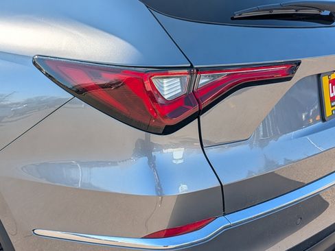 Used 2023 Acura MDX SH-AWD w/ Technology Package image 17