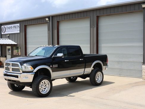 Used 2016 RAM 2500 Laramie w/ Convenience Group AWD/4WD image 10