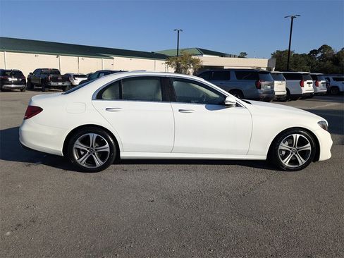 Used 2020 Mercedes-Benz E 350 Sedan image 3