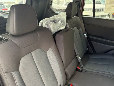 New 2026 Jeep Cherokee Laredo image 28