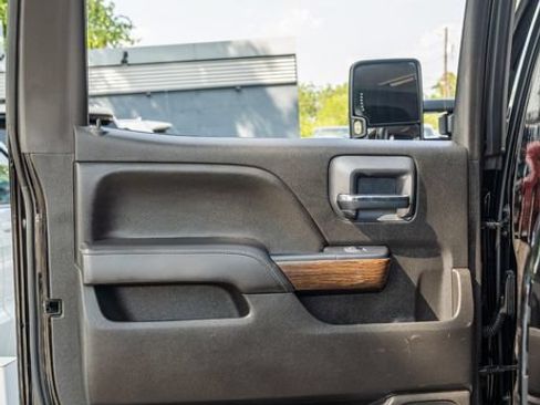 Used 2018 GMC Sierra 2500 Denali w/ Duramax Plus Package AWD/4WD image 33